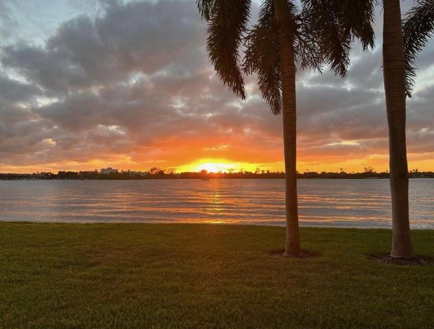 2784 S Ocean Boulevard 201 E, Palm Beach, FL 33480