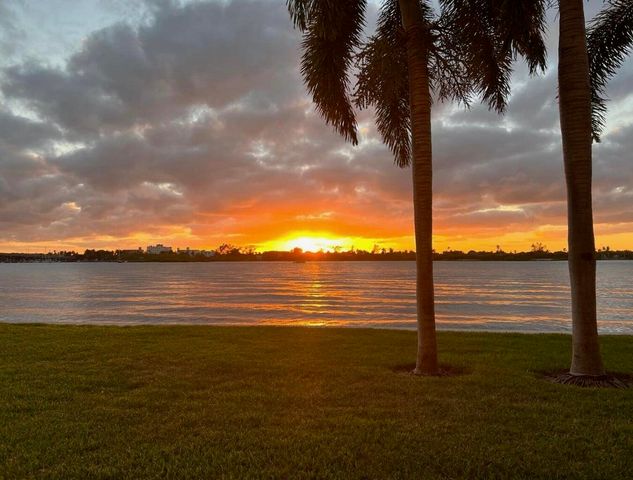 2784 S Ocean Boulevard 201 E, Palm Beach, FL 33480