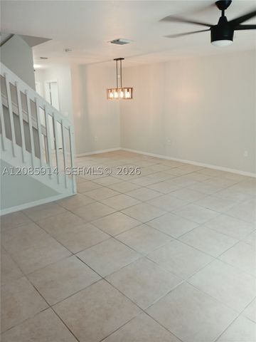 105 Hidden Ct Rd A-3, Hollywood, FL 33023