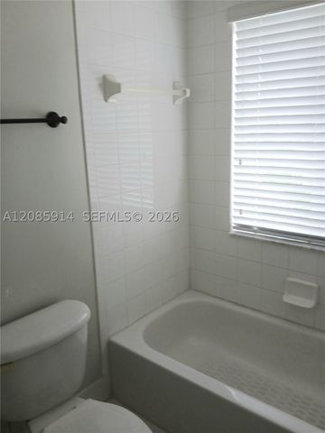 105 Hidden Ct Rd A-3, Hollywood, FL 33023