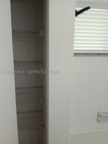 105 Hidden Ct Rd A-3, Hollywood, FL 33023