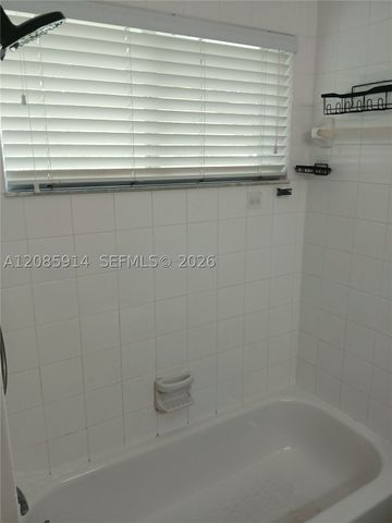 105 Hidden Ct Rd A-3, Hollywood, FL 33023