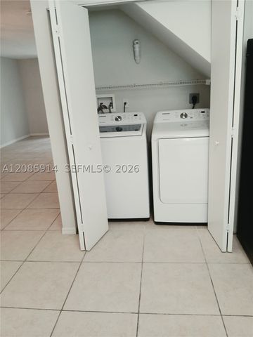105 Hidden Ct Rd A-3, Hollywood, FL 33023