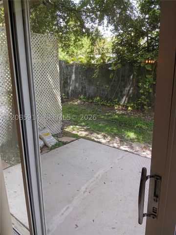 105 Hidden Ct Rd A-3, Hollywood, FL 33023