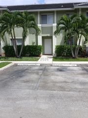 105 Hidden Ct Rd A-3, Hollywood, FL 33023