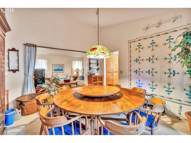 765 CLARA Ct, Lake Oswego, OR 97034