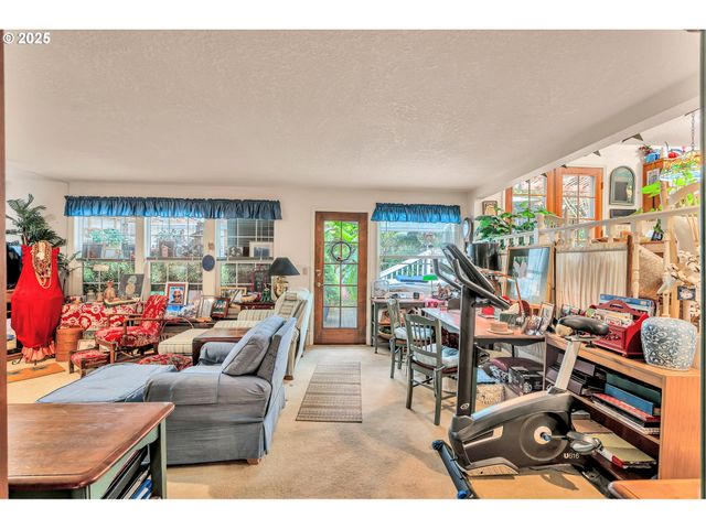 765 CLARA Ct, Lake Oswego, OR 97034