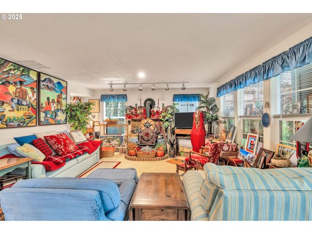 765 CLARA Ct, Lake Oswego, OR 97034