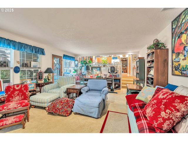 765 CLARA Ct, Lake Oswego, OR 97034