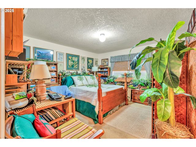 765 CLARA Ct, Lake Oswego, OR 97034