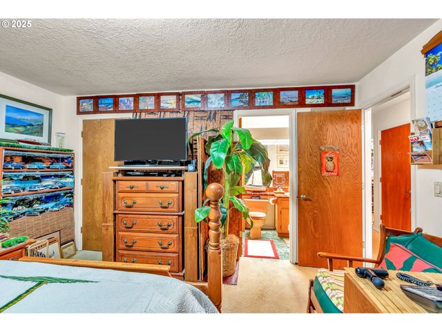 765 CLARA Ct, Lake Oswego, OR 97034