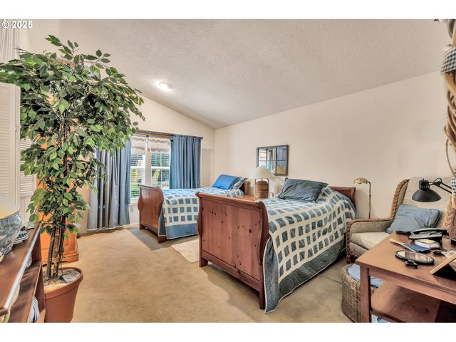 765 CLARA Ct, Lake Oswego, OR 97034