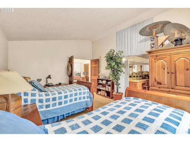 765 CLARA Ct, Lake Oswego, OR 97034