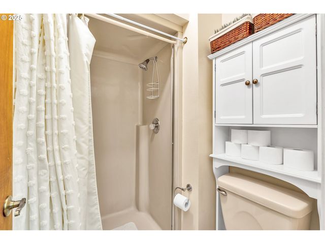 765 CLARA Ct, Lake Oswego, OR 97034