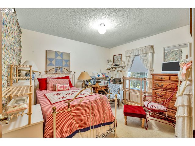 765 CLARA Ct, Lake Oswego, OR 97034