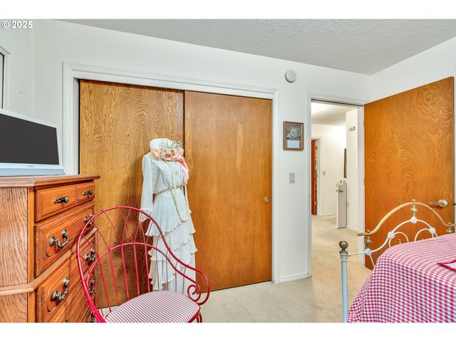 765 CLARA Ct, Lake Oswego, OR 97034