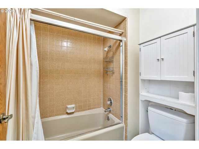 765 CLARA Ct, Lake Oswego, OR 97034