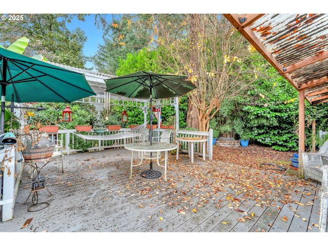 765 CLARA Ct, Lake Oswego, OR 97034