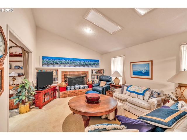 765 CLARA Ct, Lake Oswego, OR 97034