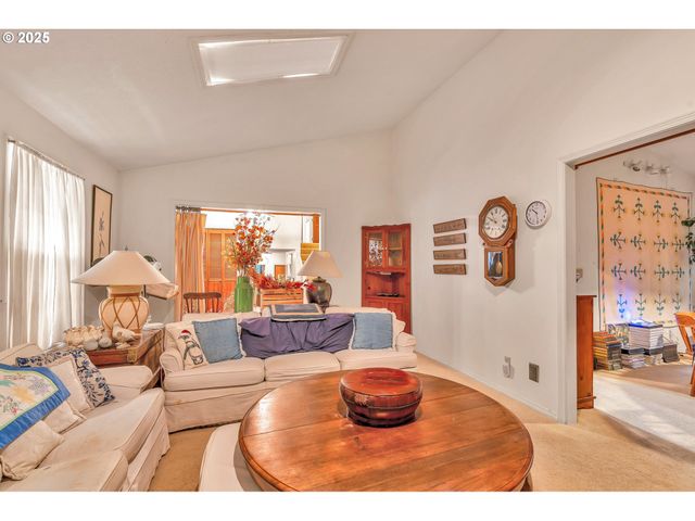 765 CLARA Ct, Lake Oswego, OR 97034