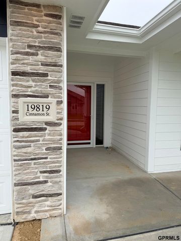 19819 Cinnamon Street, Omaha, NE 68135