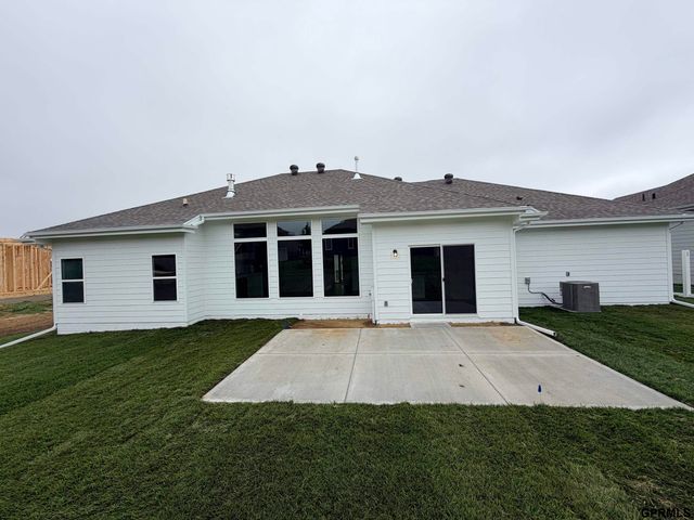 19819 Cinnamon Street, Omaha, NE 68135