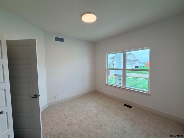 19819 Cinnamon Street, Omaha, NE 68135