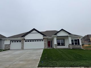 19819 Cinnamon Street, Omaha, NE 68135