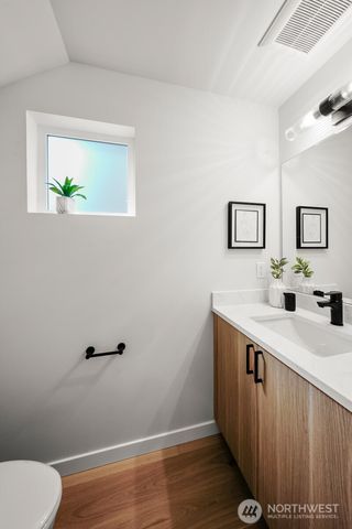 6030 41st Avenue NE, Seattle, WA 98115