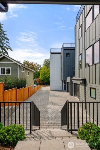 6030 41st Avenue NE, Seattle, WA 98115