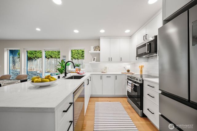 6030 41st Avenue NE, Seattle, WA 98115