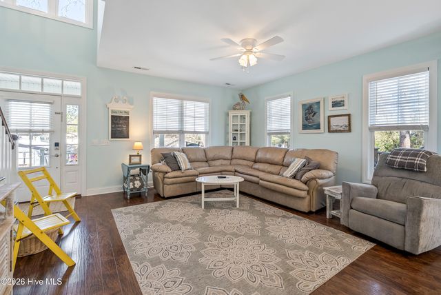 1679 Hemingway Drive SW, Ocean Isle Beach, NC 28469