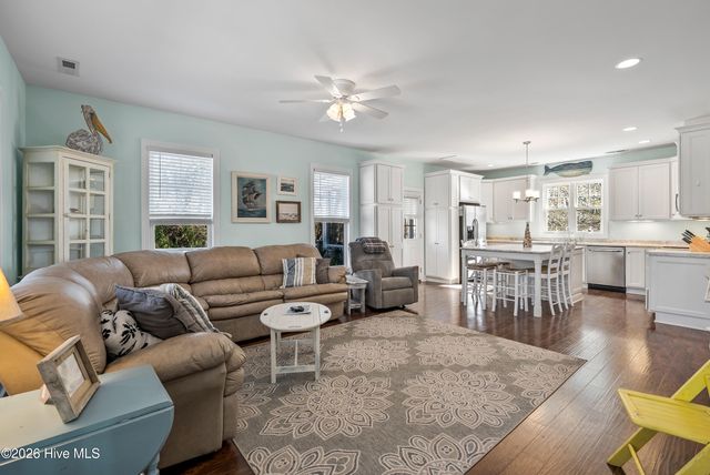 1679 Hemingway Drive SW, Ocean Isle Beach, NC 28469