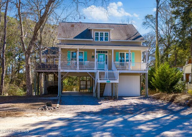 1679 Hemingway Drive SW, Ocean Isle Beach, NC 28469