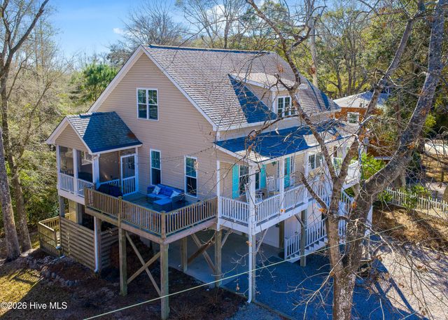 1679 Hemingway Drive SW, Ocean Isle Beach, NC 28469