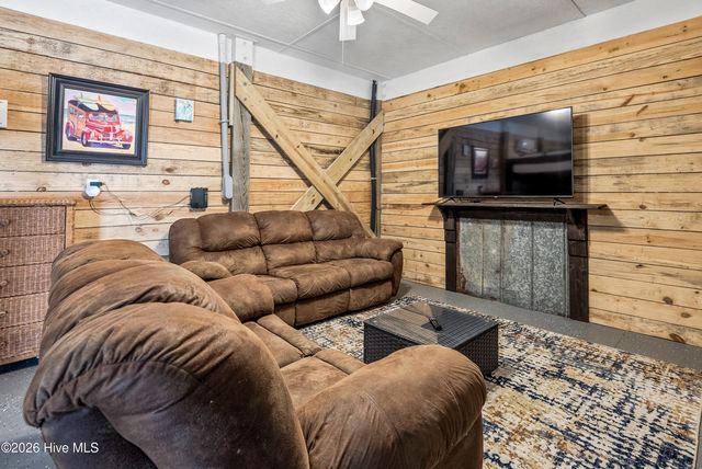 1679 Hemingway Drive SW, Ocean Isle Beach, NC 28469