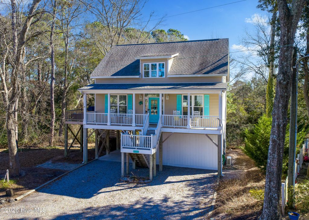 1679 Hemingway Drive SW, Ocean Isle Beach, NC 28469