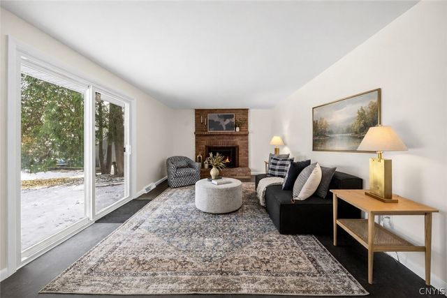 212 Riverdale Road, Clay, NY 13090