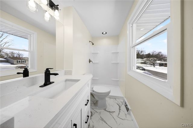 212 Riverdale Road, Clay, NY 13090