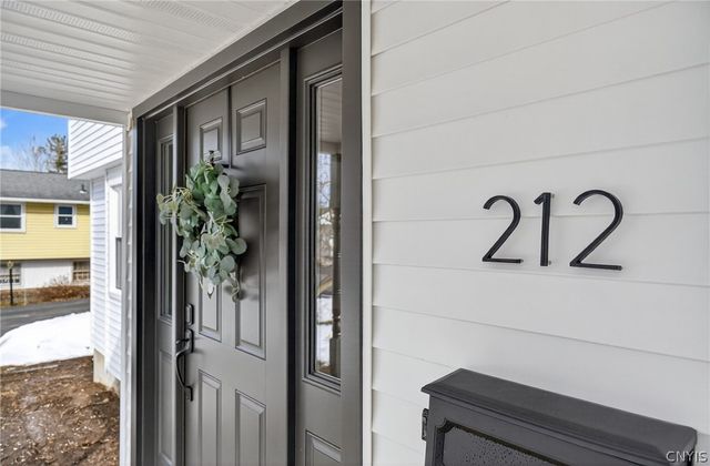 212 Riverdale Road, Clay, NY 13090