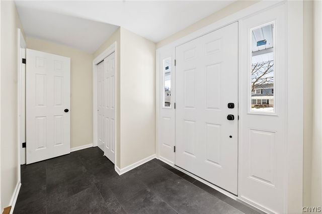 212 Riverdale Road, Clay, NY 13090