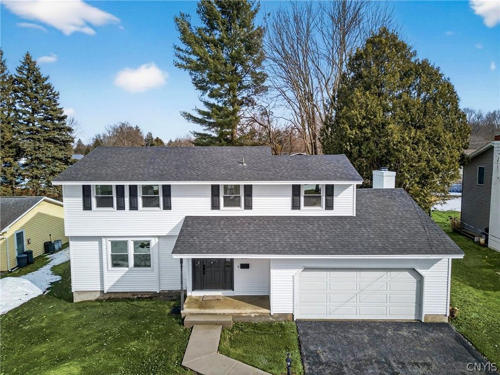 212 Riverdale Road, Clay, NY 13090