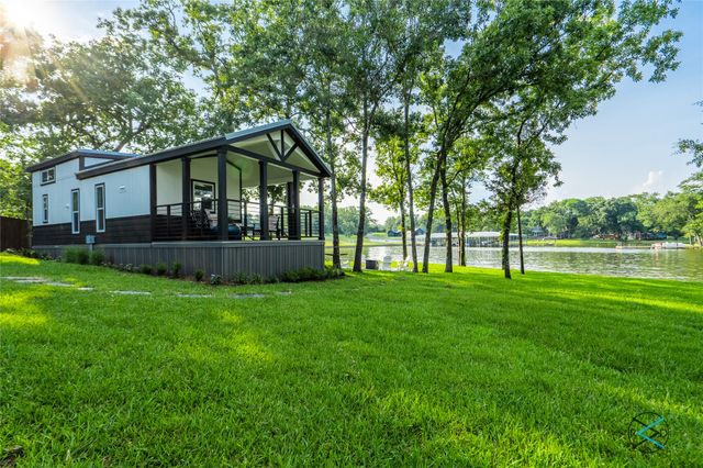 105 Esquire Estates Road, Mabank, TX 75156