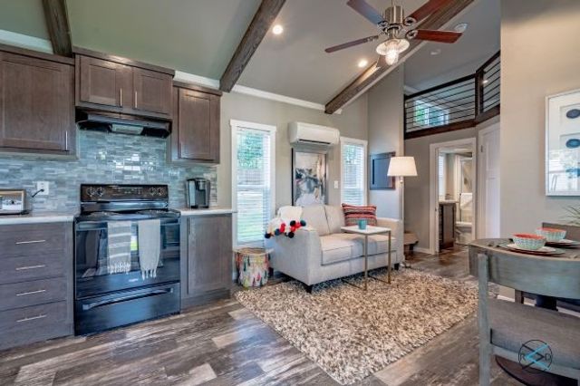 105 Esquire Estates Road, Mabank, TX 75156
