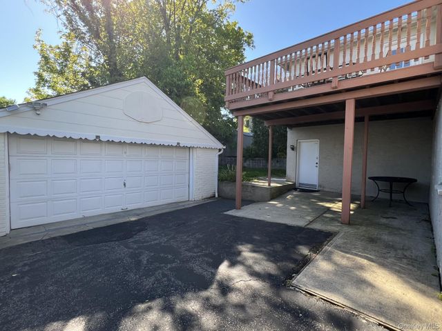 72 Highland Terrace, Manhasset, NY 11030