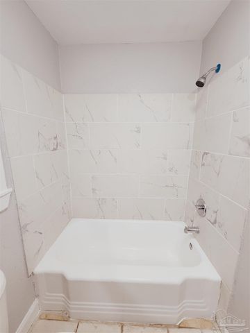 35 Pen Haven Dr, Pensacola, FL 32506