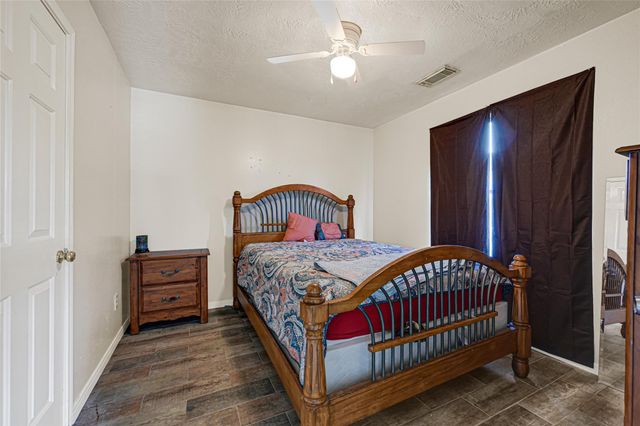 3518 Brookwood Drive, La Porte, TX 77571