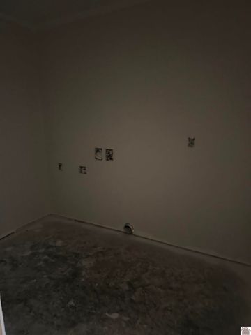 1140 Eagle Rest Dr., Grand Rivers, KY 42045
