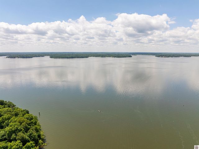 1140 Eagle Rest Dr., Grand Rivers, KY 42045