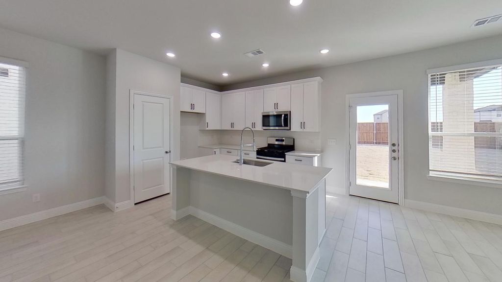 1212 Sydney Lane, Seagoville, TX 75159